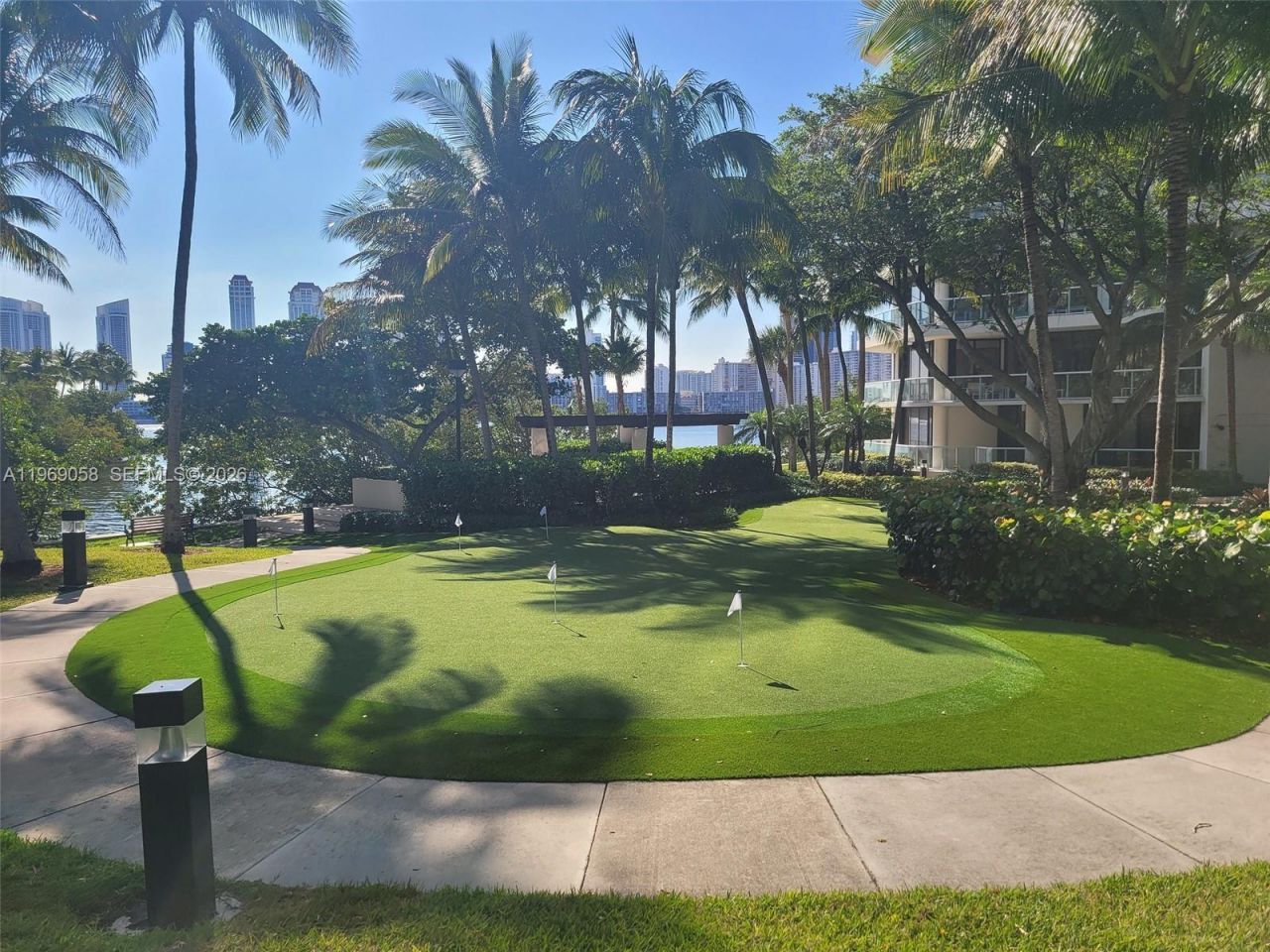 1000 W Island Blvd, Unit 2909, Aventura, FL 33160 Photo