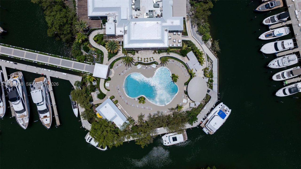 1000 W Island Blvd, Unit 2909, Aventura, FL 33160 Photo