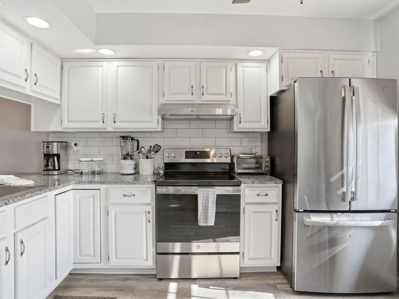 721 Creekside Drive, Huron, OH 44839 Photo 3