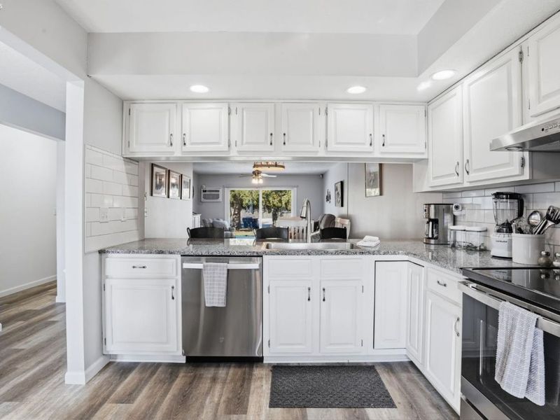 721 Creekside Drive, Huron, OH 44839 Photo 8