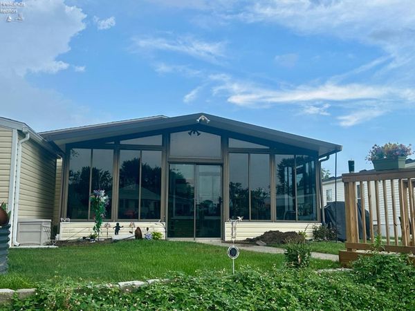 2860 W Risingsun Road, Port Clinton, OH 43452