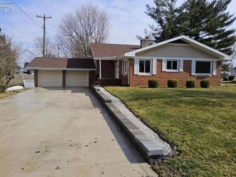 204 S Pennington, Sycamore, OH 44882 Photo 2