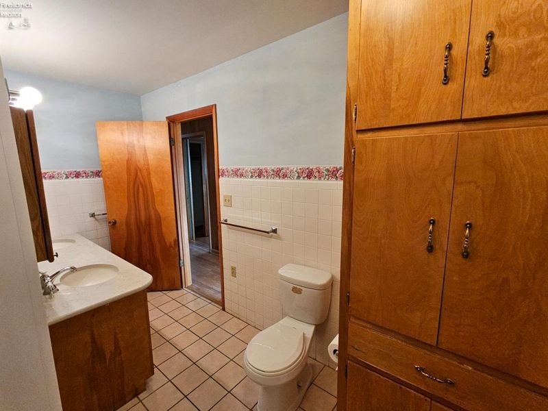 204 S Pennington, Sycamore, OH 44882 Photo 26