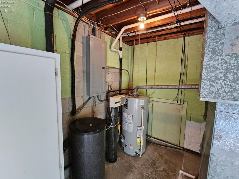 204 S Pennington, Sycamore, OH 44882 Photo 32