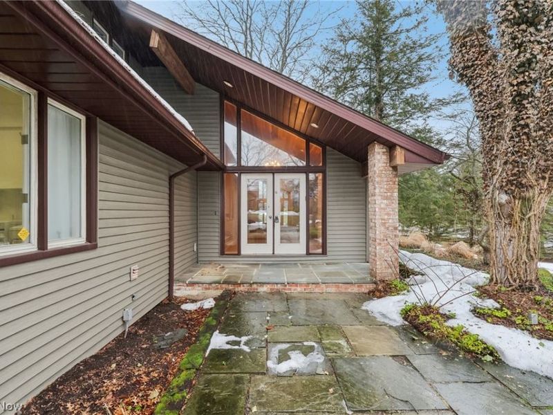 32150 S Woodland Road, Cleveland, OH 44124 Photo 5