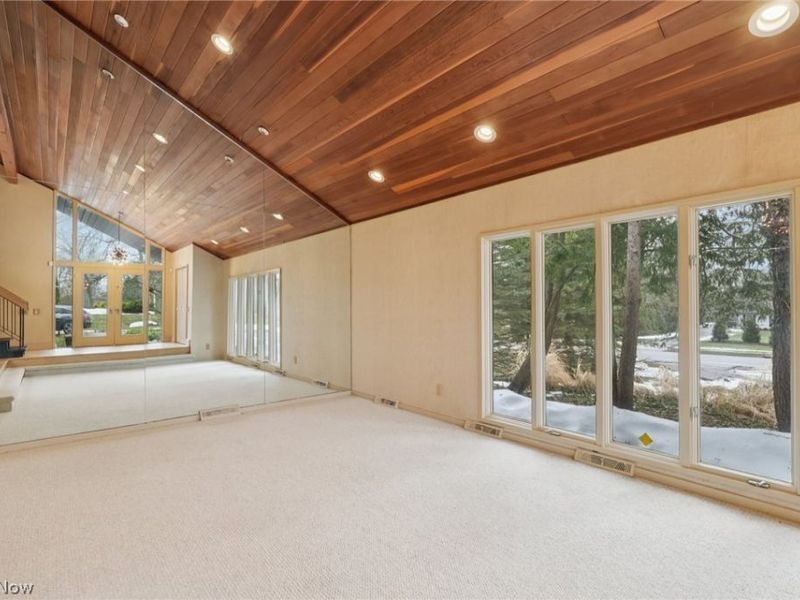 32150 S Woodland Road, Cleveland, OH 44124 Photo 8