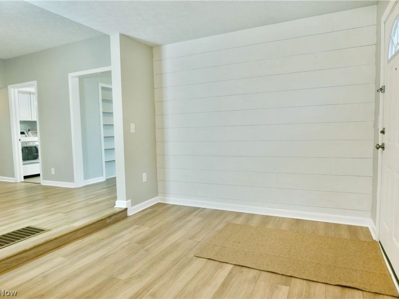 182 Raymond Avenue NW, Warren, OH 44483 Photo 4