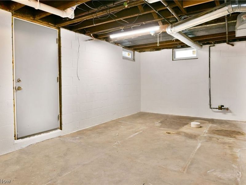 182 Raymond Avenue NW, Warren, OH 44483 Photo 42