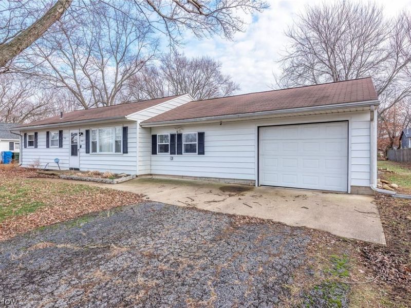 703 N Main Street, Amherst, OH 44001 Photo 2