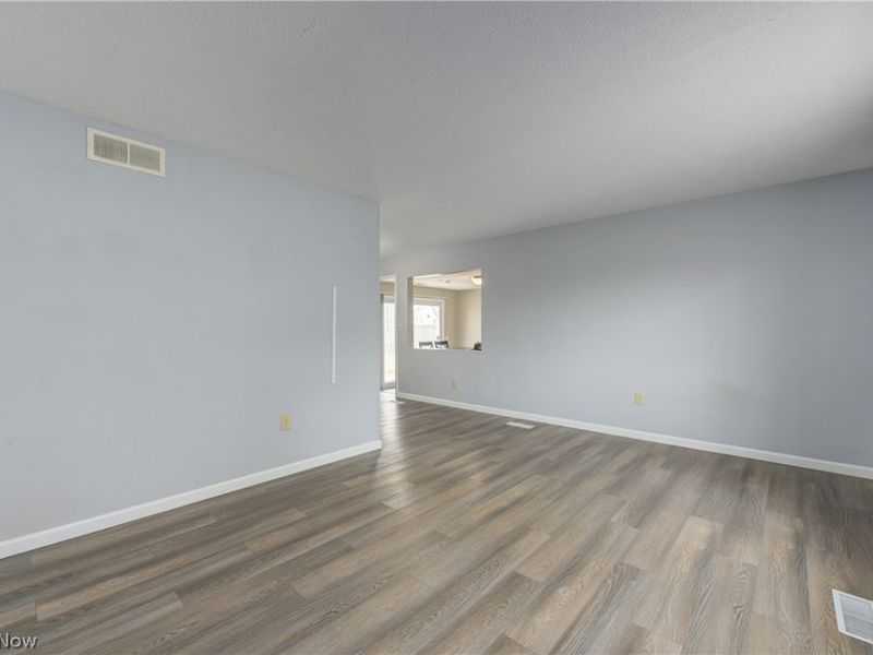 703 N Main Street, Amherst, OH 44001 Photo 5