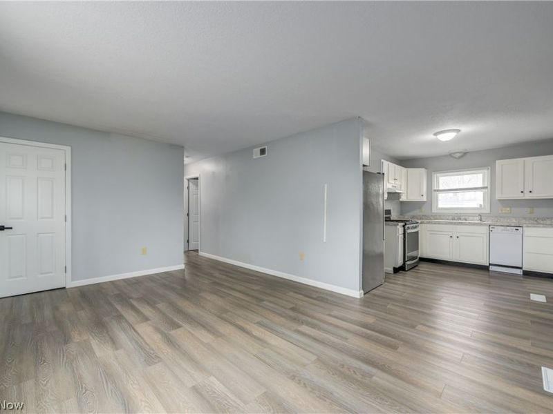 703 N Main Street, Amherst, OH 44001 Photo 6