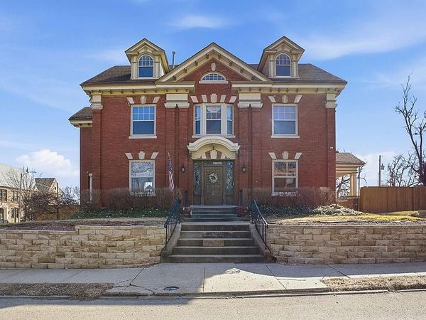 2028 Clay Street, St Joseph, MO 64501