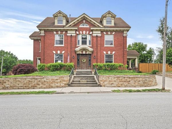 2028 Clay Street, St Joseph, MO 64501