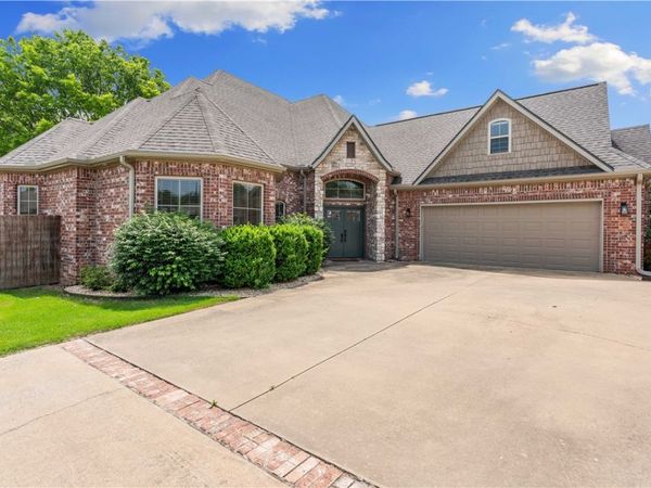 501 Eaton Street, Bentonville, AR 72712