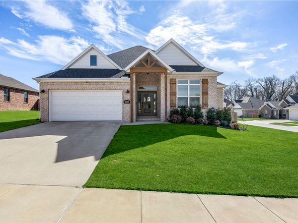 6049 W Quinn Street , Fayetteville, AR 72704