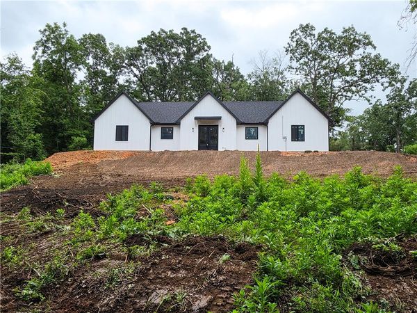46 Northfleet Drive, Bella Vista, AR 72714