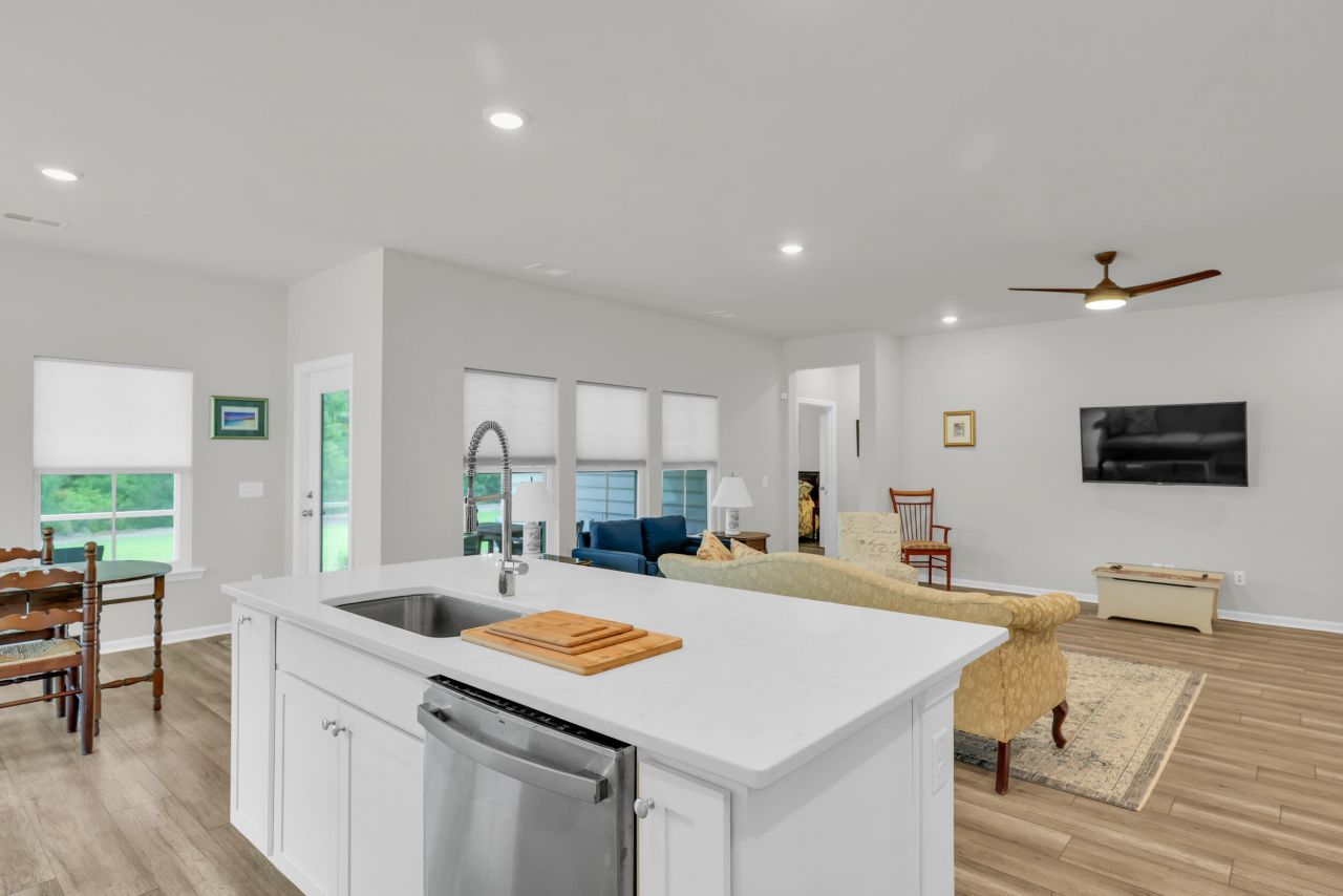 1011 Locals Street Photo 13