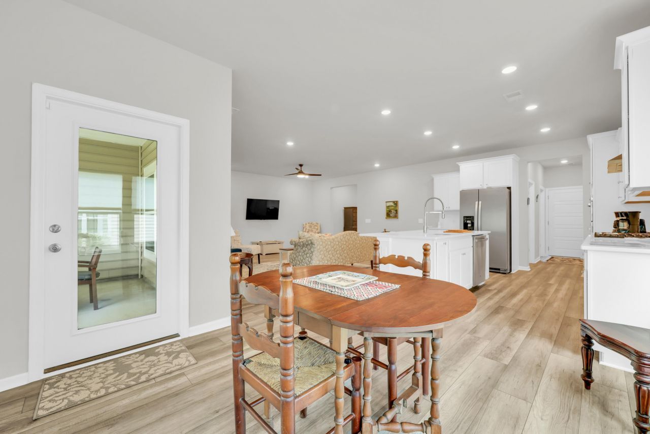 1011 Locals Street Photo 18