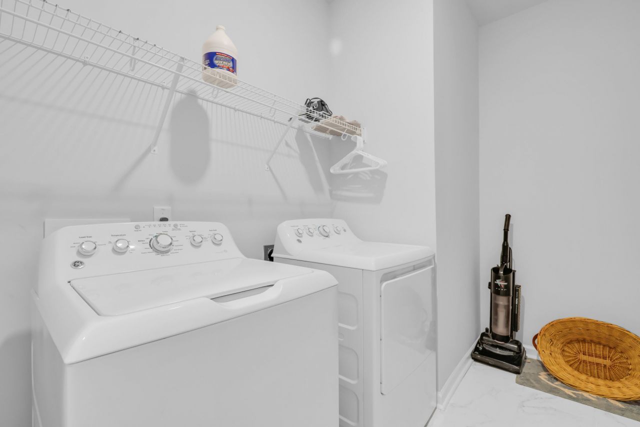 1011 Locals Street Photo 20