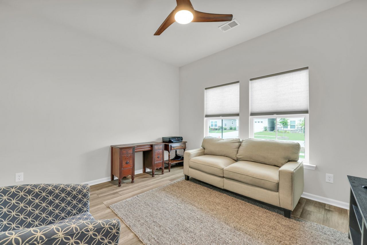 1011 Locals Street Photo 25