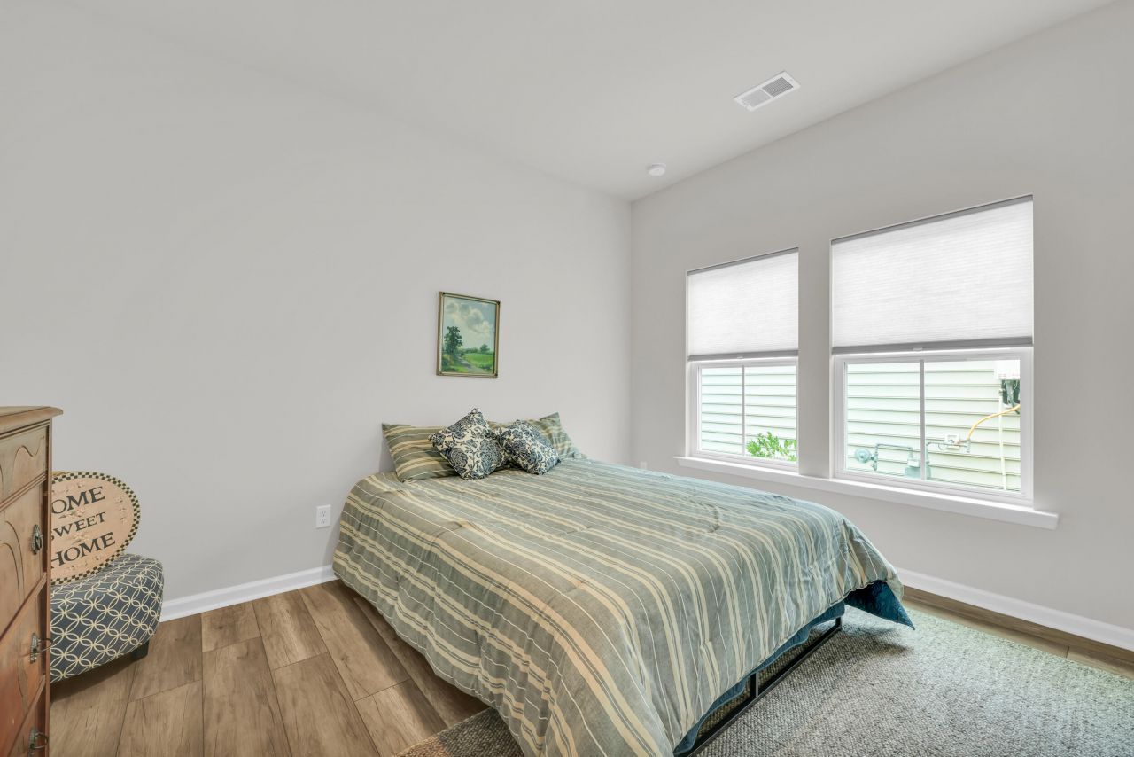 1011 Locals Street Photo 28