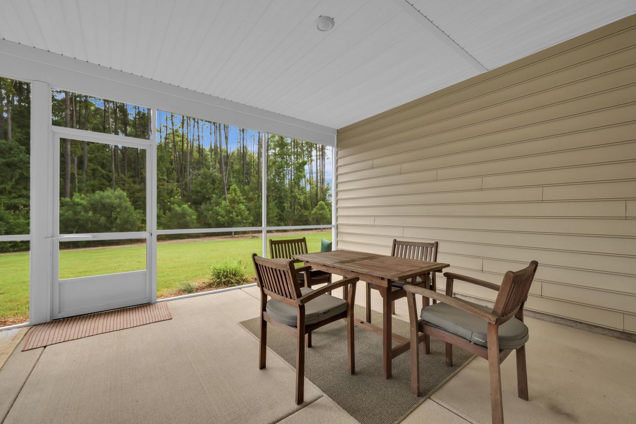 1011 Locals Street Photo 34