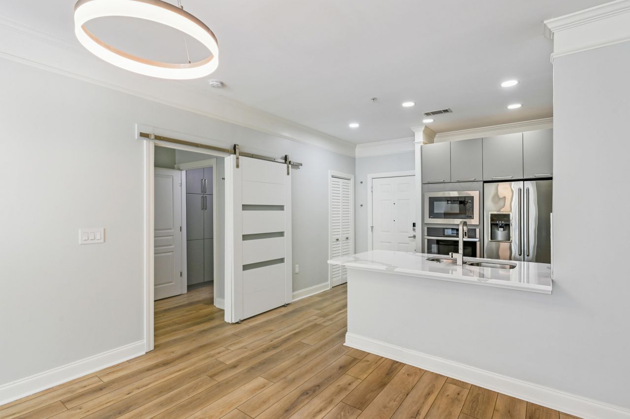 1025 Riverland Woods Place Photo 8