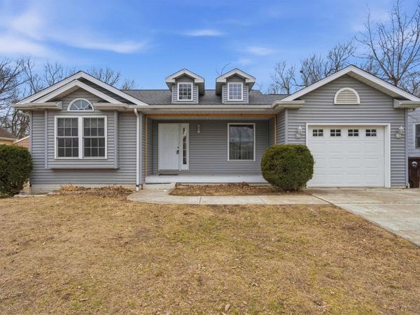 121 APPLE Court, Creve Coeur, IL 61610