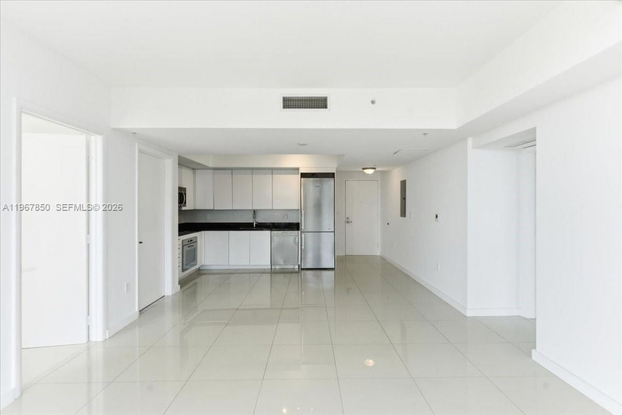 92 SW 3rd St, Unit 3804, Miami, FL 33130 Photo