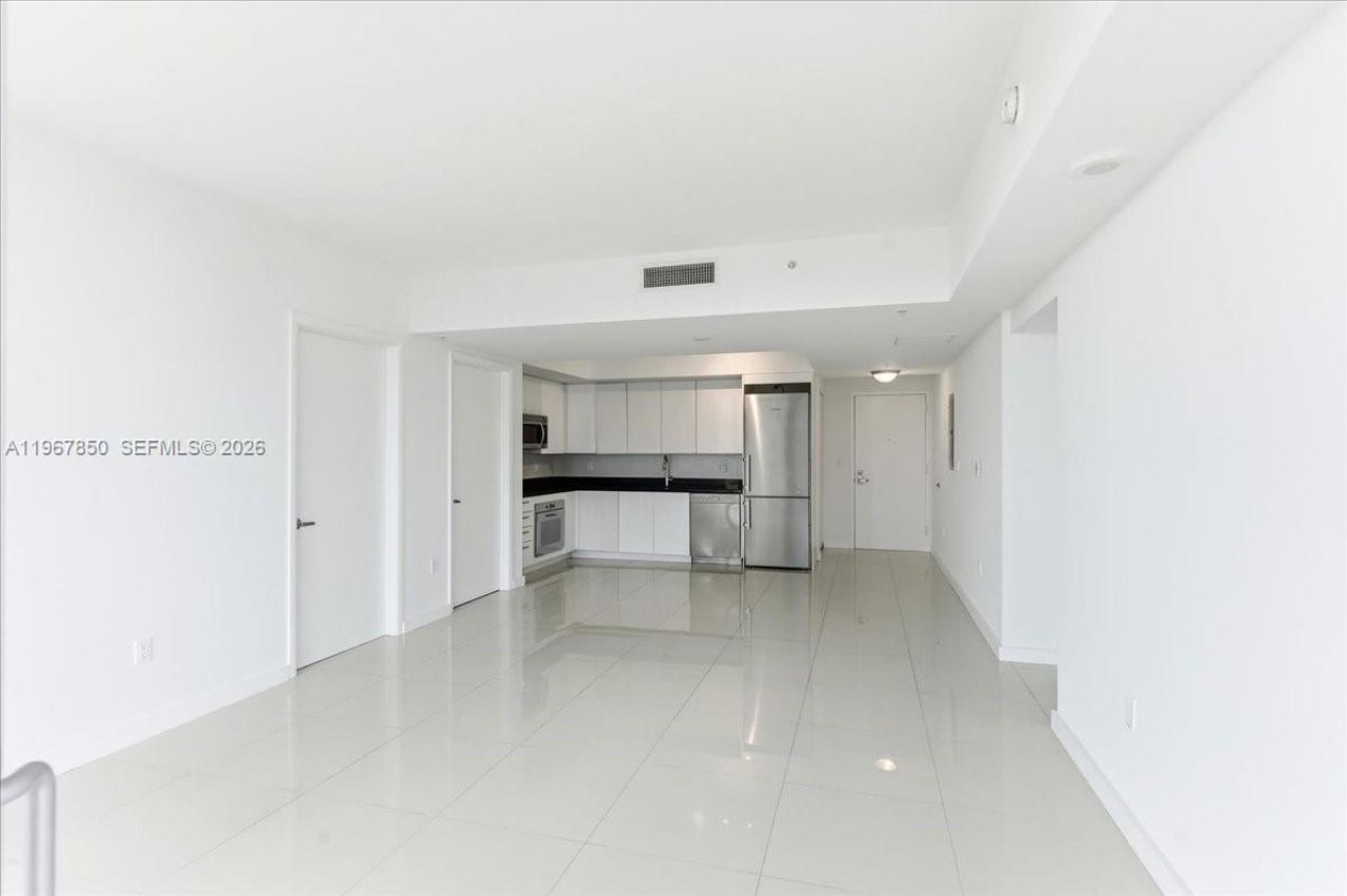 92 SW 3rd St, Unit 3804, Miami, FL 33130 Photo