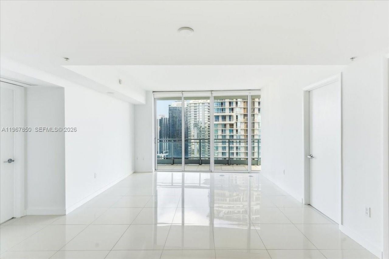 92 SW 3rd St, Unit 3804, Miami, FL 33130 Photo