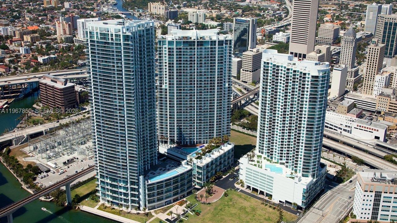 92 SW 3rd St, Unit 3804, Miami, FL 33130 Photo