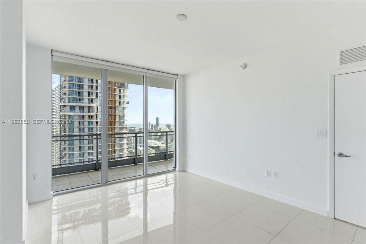 92 SW 3rd St, Unit 3804, Miami, FL 33130 Photo