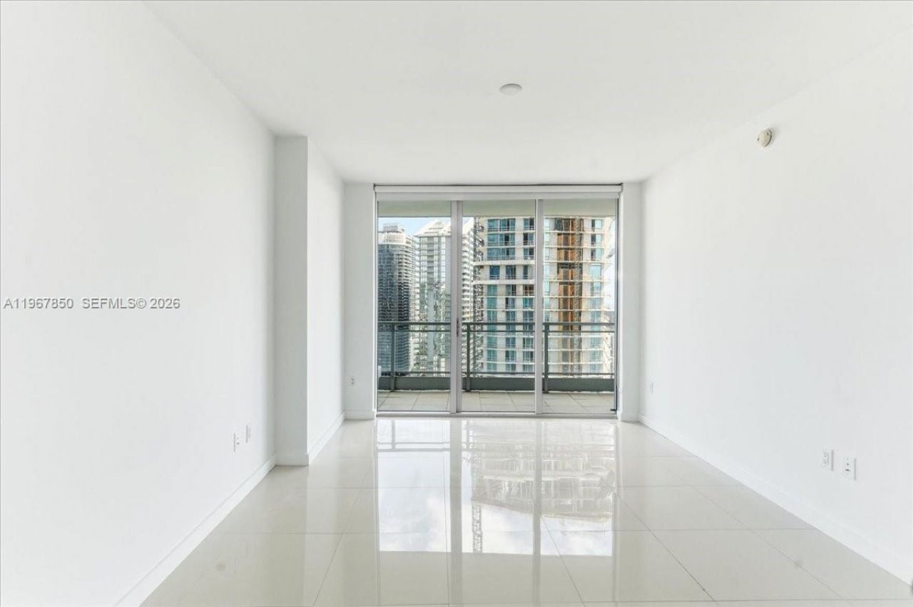 92 SW 3rd St, Unit 3804, Miami, FL 33130 Photo