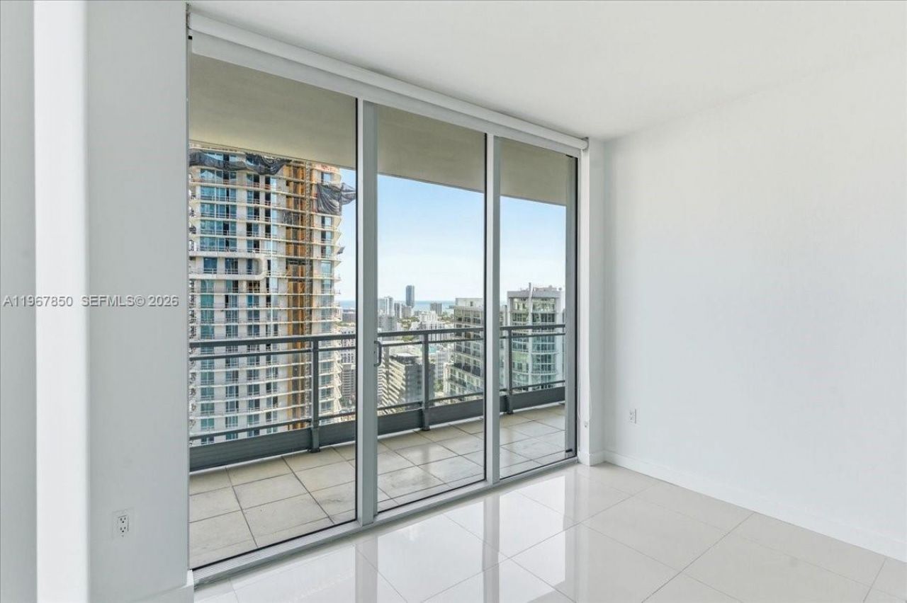92 SW 3rd St, Unit 3804, Miami, FL 33130 Photo