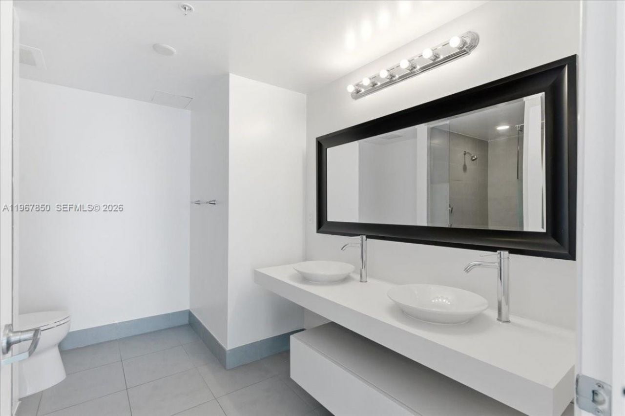 92 SW 3rd St, Unit 3804, Miami, FL 33130 Photo
