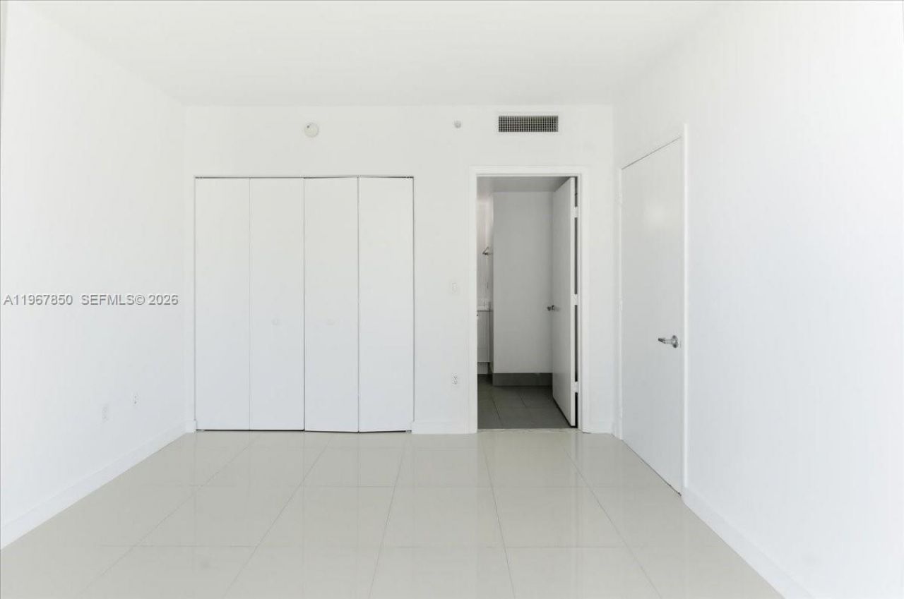 92 SW 3rd St, Unit 3804, Miami, FL 33130 Photo