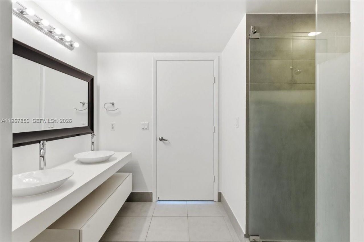 92 SW 3rd St, Unit 3804, Miami, FL 33130 Photo