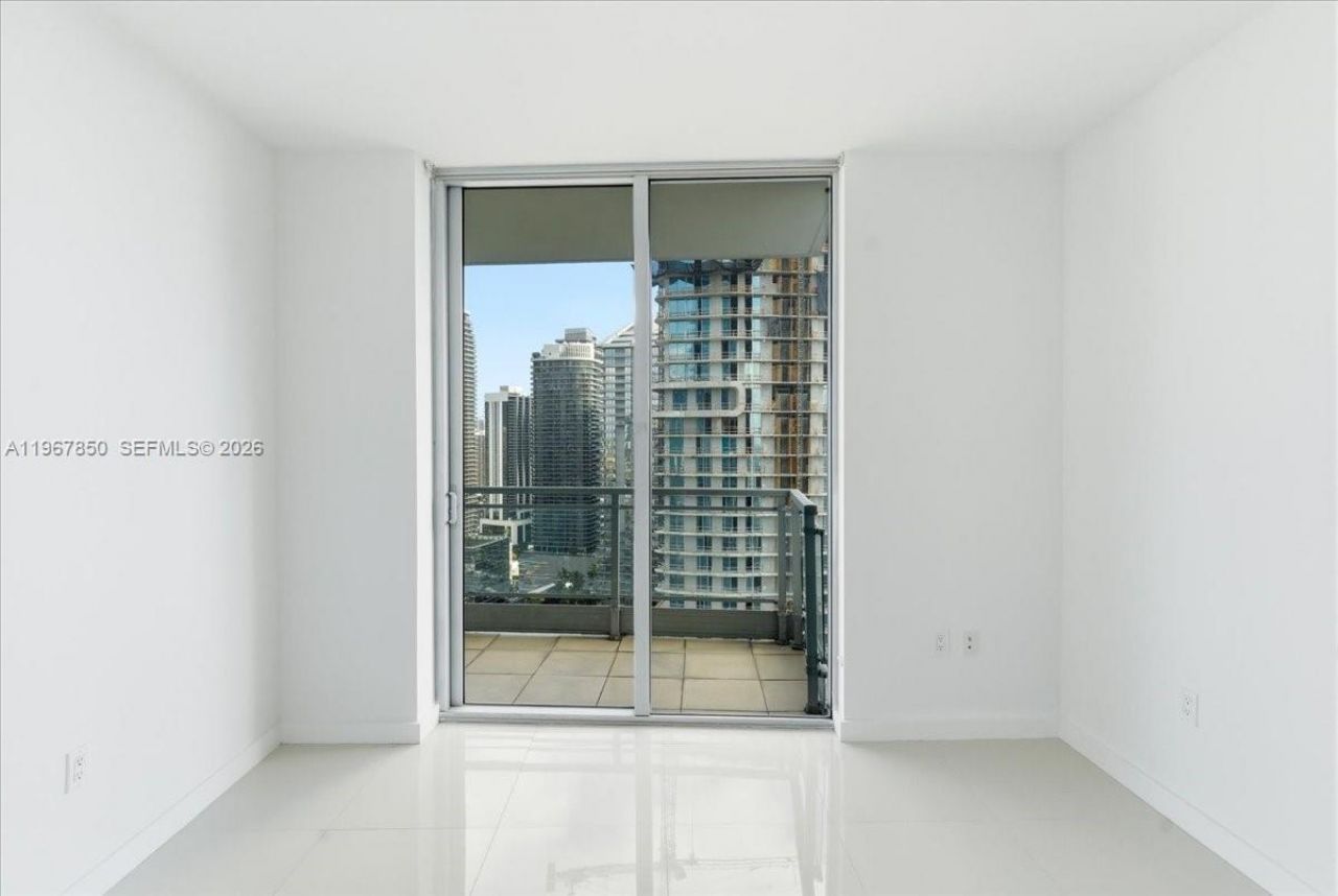 92 SW 3rd St, Unit 3804, Miami, FL 33130 Photo