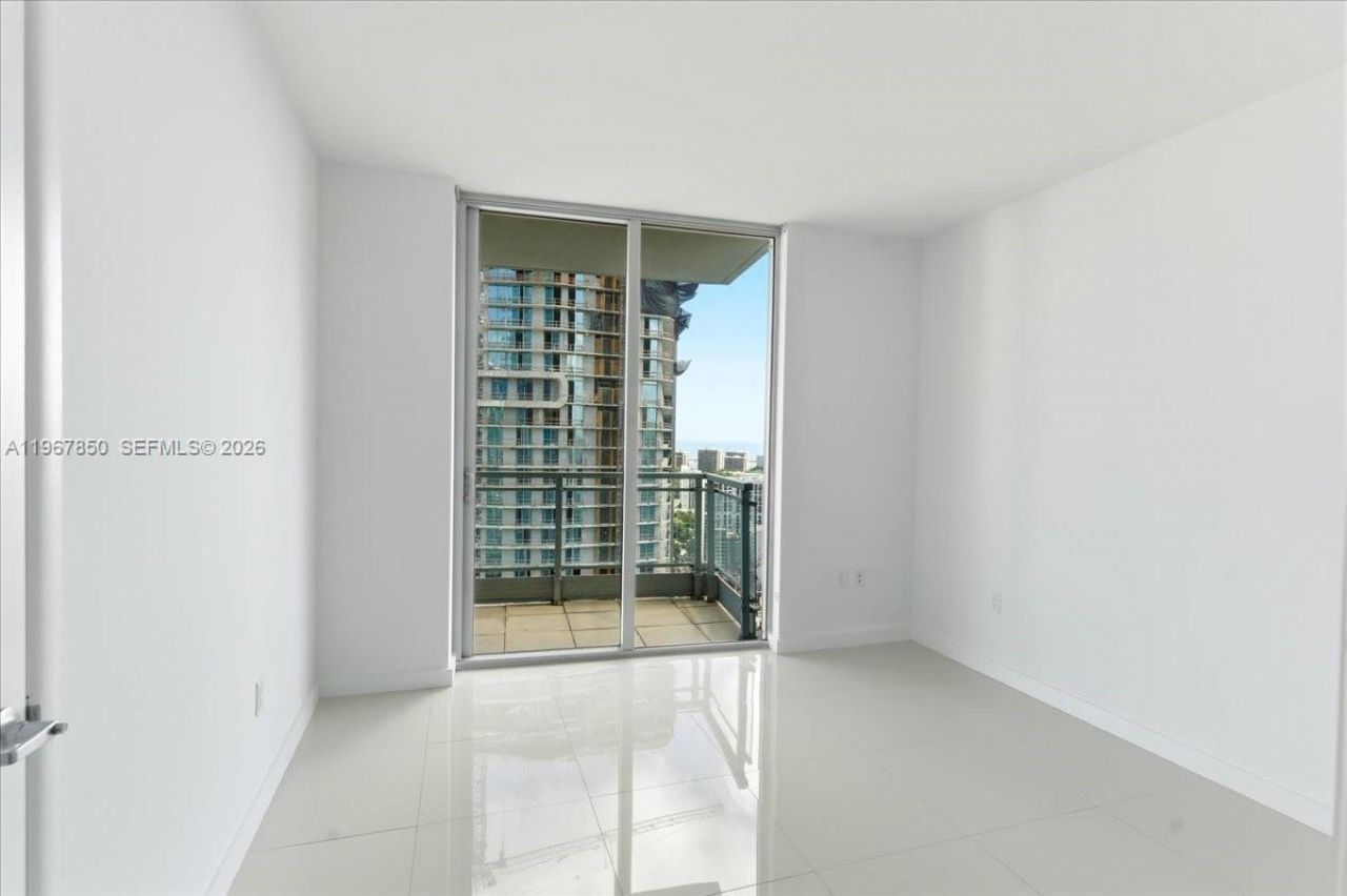 92 SW 3rd St, Unit 3804, Miami, FL 33130 Photo