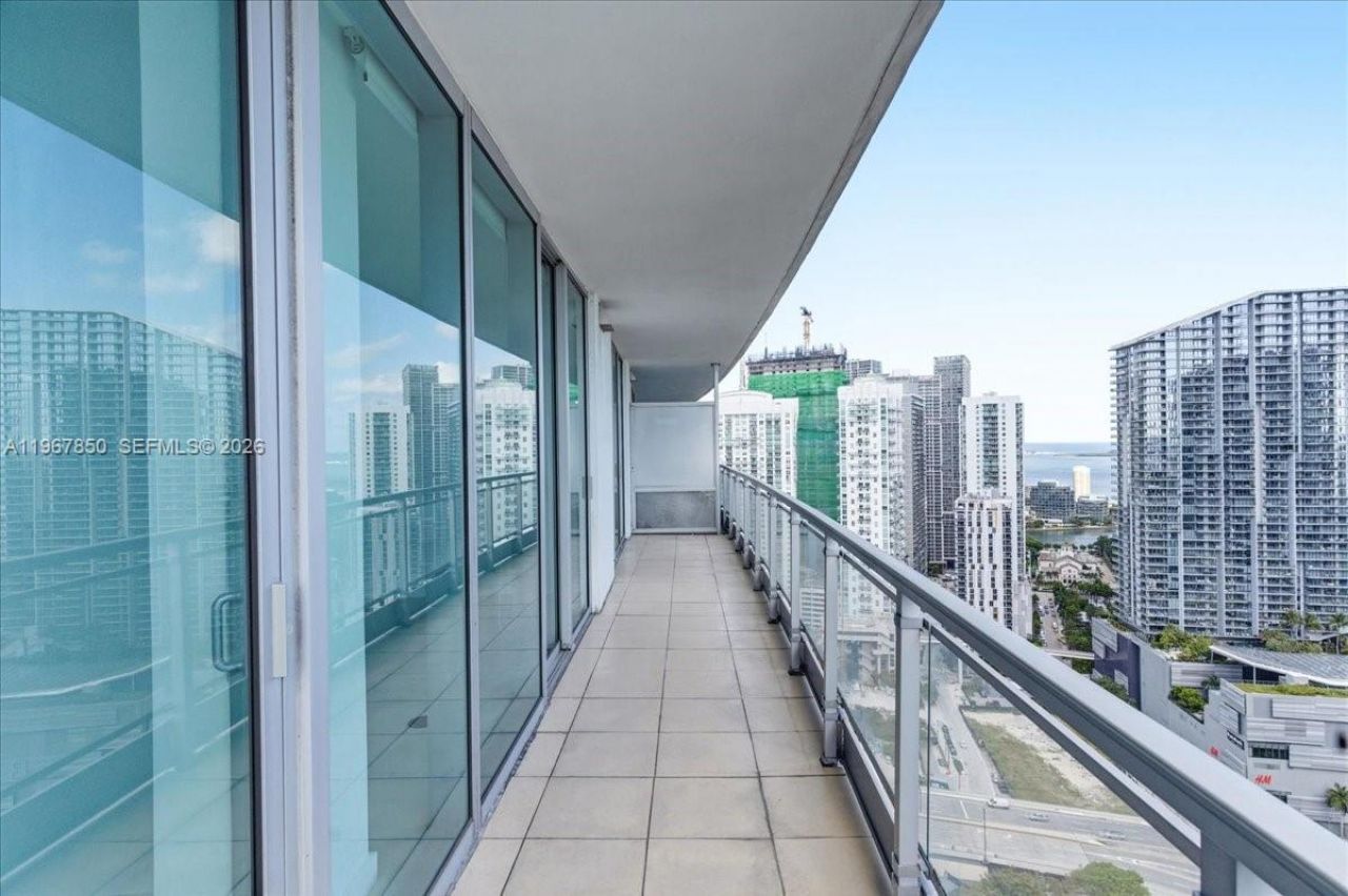 92 SW 3rd St, Unit 3804, Miami, FL 33130 Photo