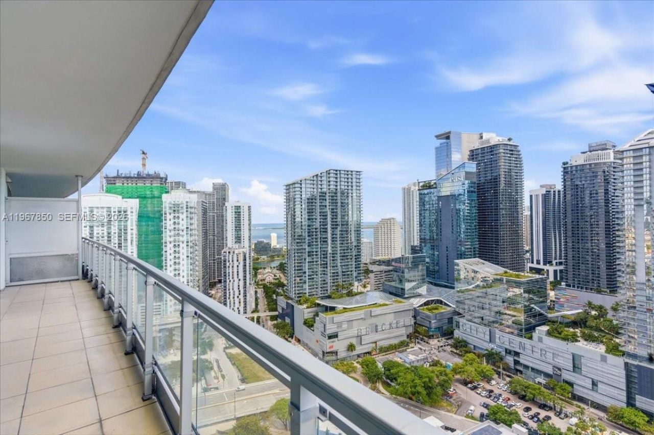 92 SW 3rd St, Unit 3804, Miami, FL 33130 Photo