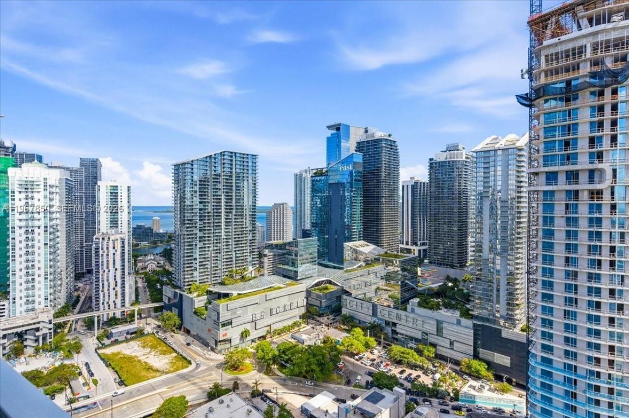 92 SW 3rd St, Unit 3804, Miami, FL 33130 Photo