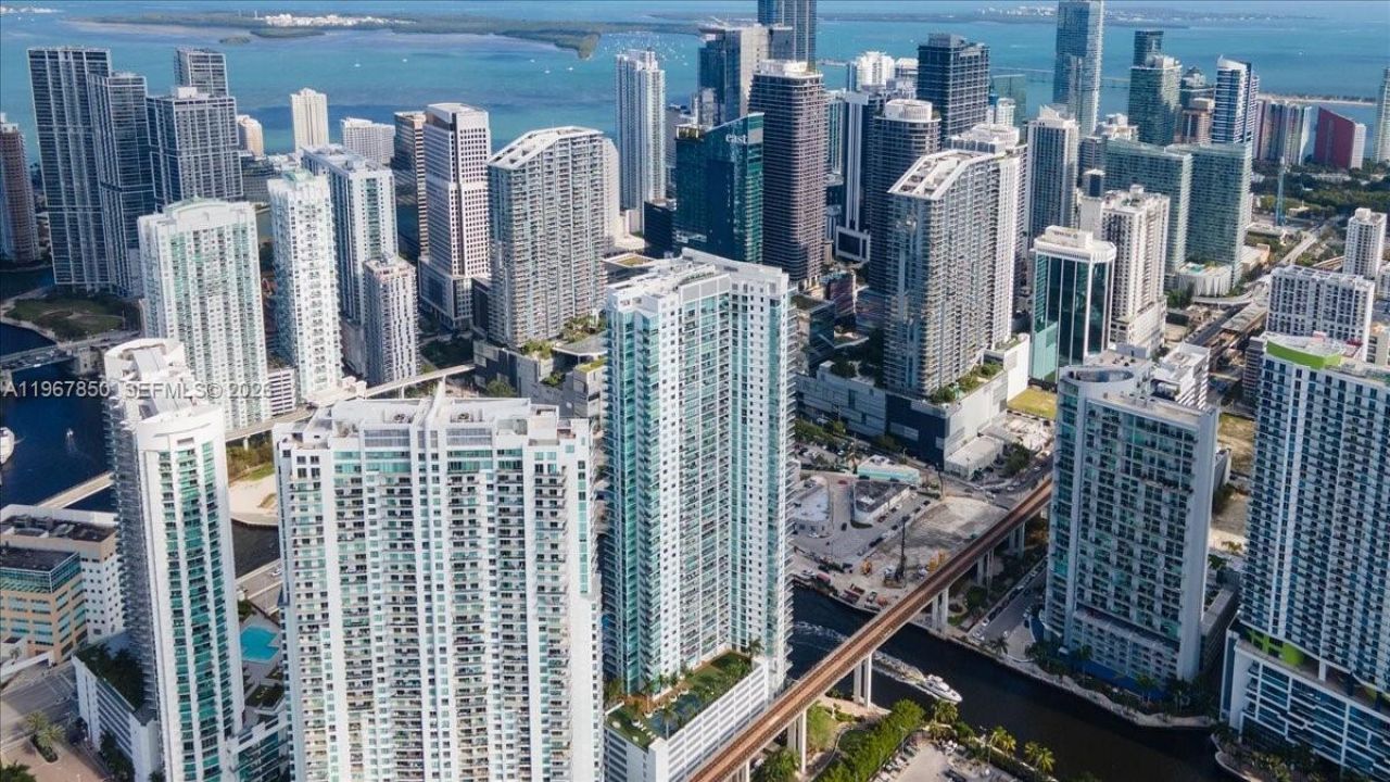 92 SW 3rd St, Unit 3804, Miami, FL 33130 Photo