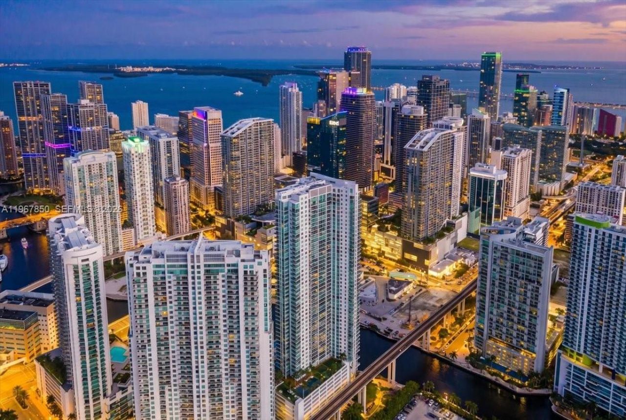 92 SW 3rd St, Unit 3804, Miami, FL 33130 Photo