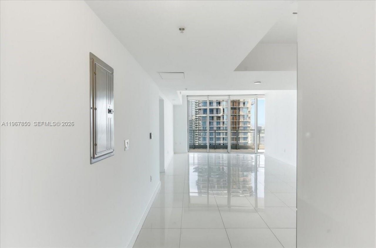92 SW 3rd St, Unit 3804, Miami, FL 33130 Photo