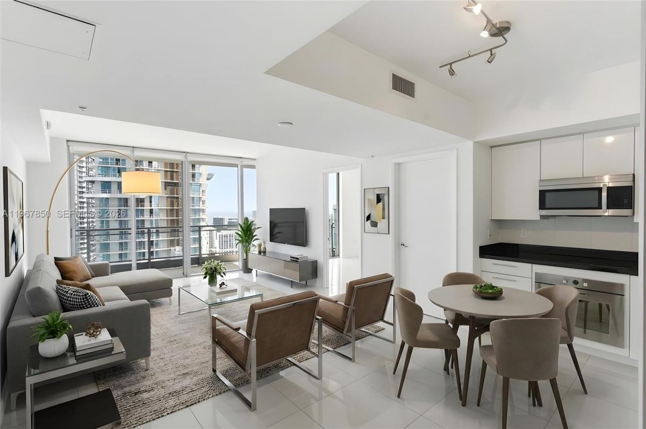 92 SW 3rd St, Unit 3804, Miami, FL 33130 Photo