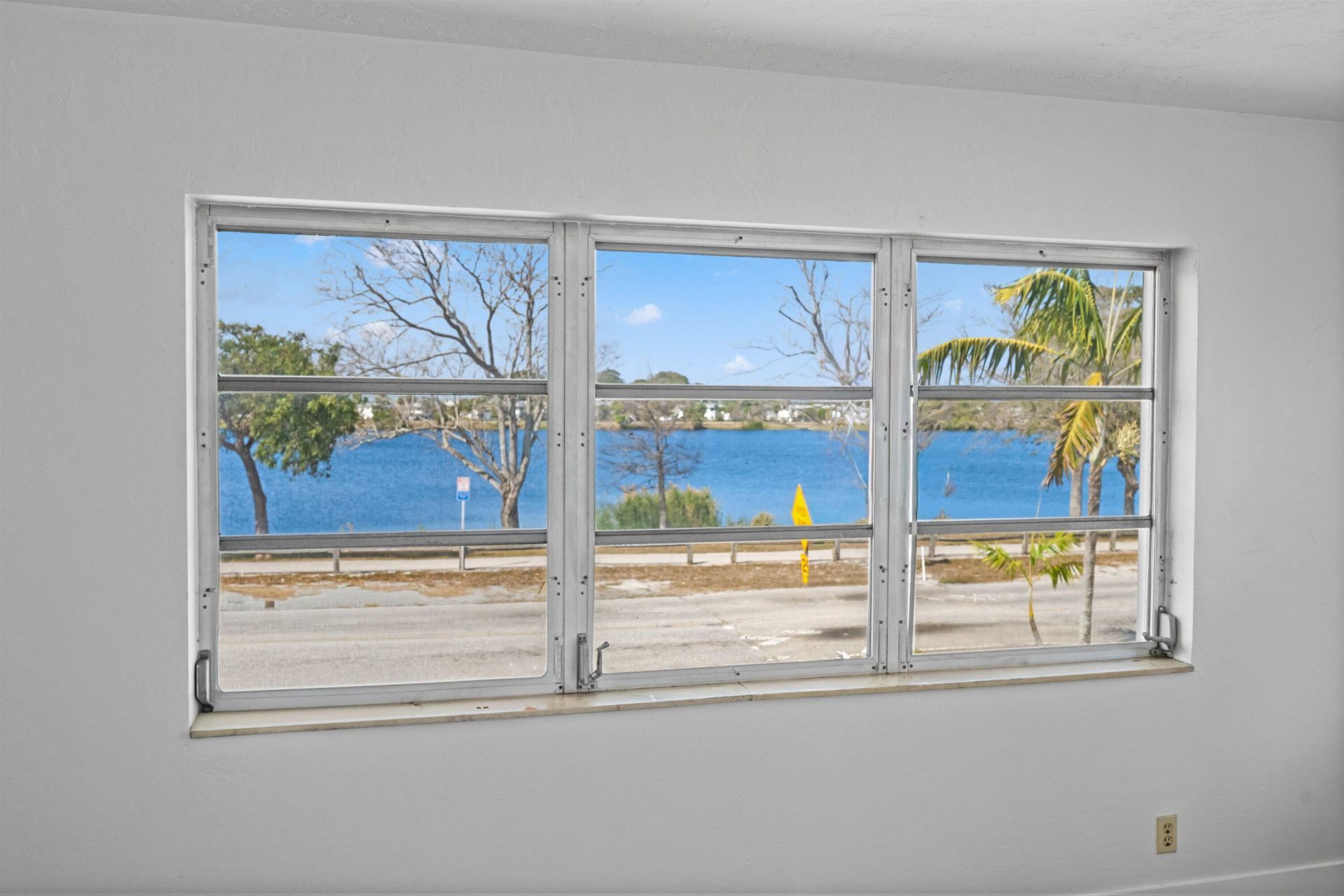 5160 Lake Osborne Drive, Lake Worth, FL 33461 Photo