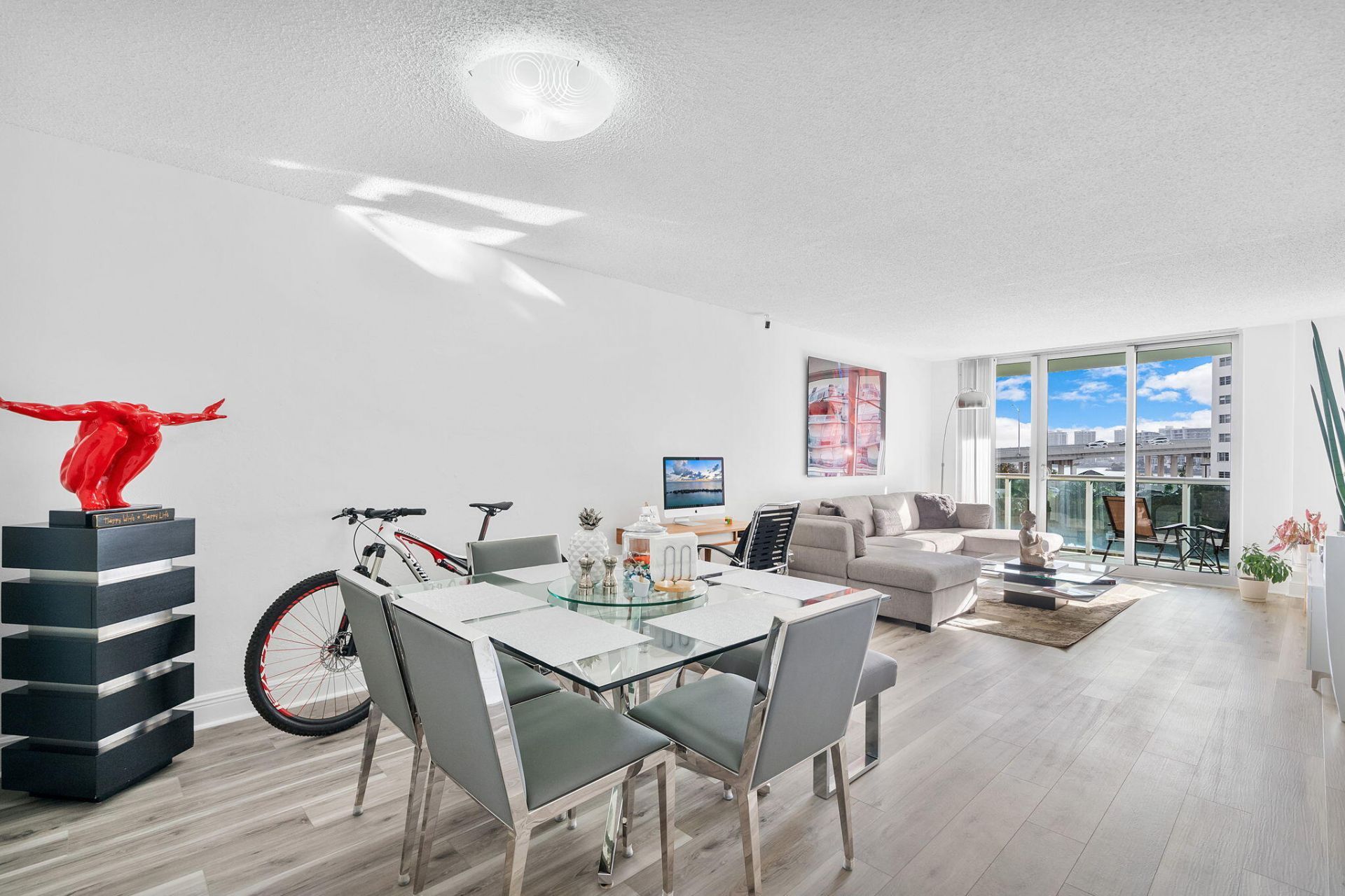 19380 Collins Avenue, Unit 523, Sunny Isles Beach, FL 33160 Photo