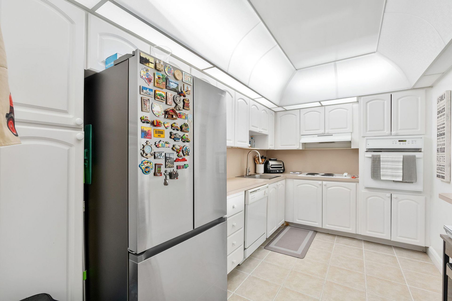 19380 Collins Avenue, Unit 523, Sunny Isles Beach, FL 33160 Photo